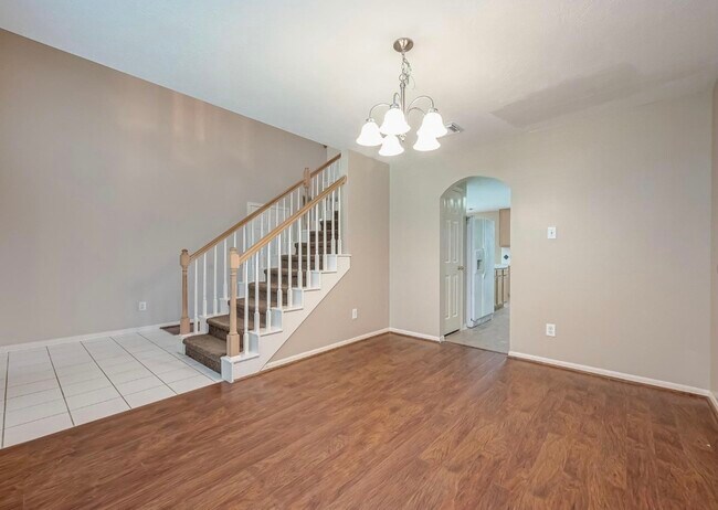 Building Photo - 4914 Jaymar Dr