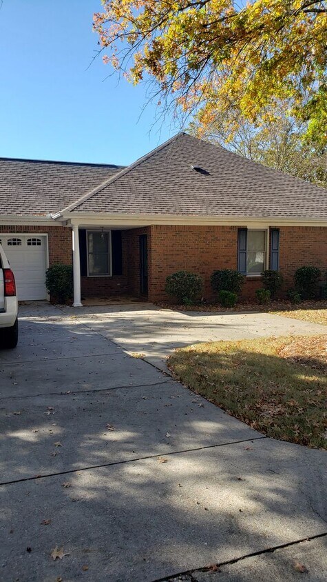 Foto principal - 3 Bedroom 2 Bathroom house in Ogletree Area!