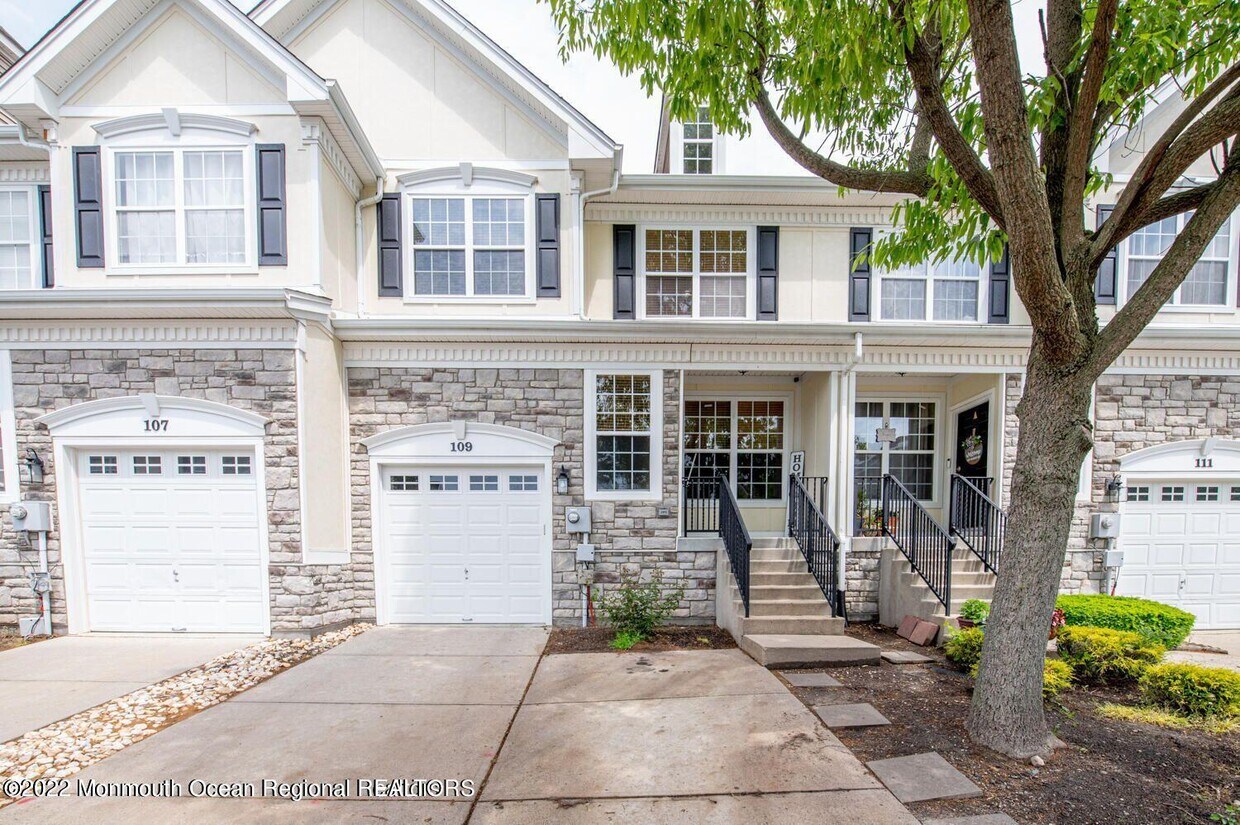 Primary Photo - 109 Brookfield Dr