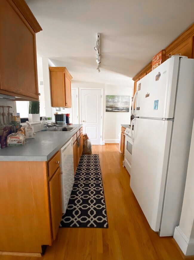 Building Photo - 1703 Spruce Street, Unit 4F