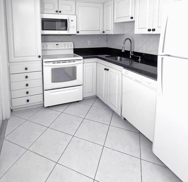 Photo - 3050 N Course Dr Apartment