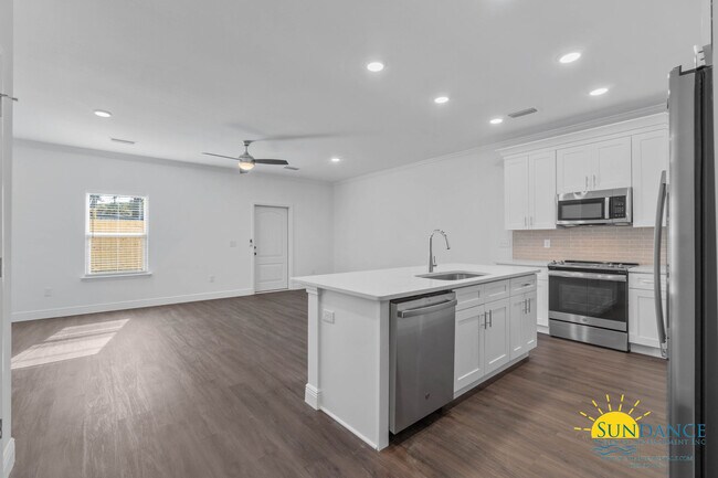 Building Photo - 521 Hill Ln