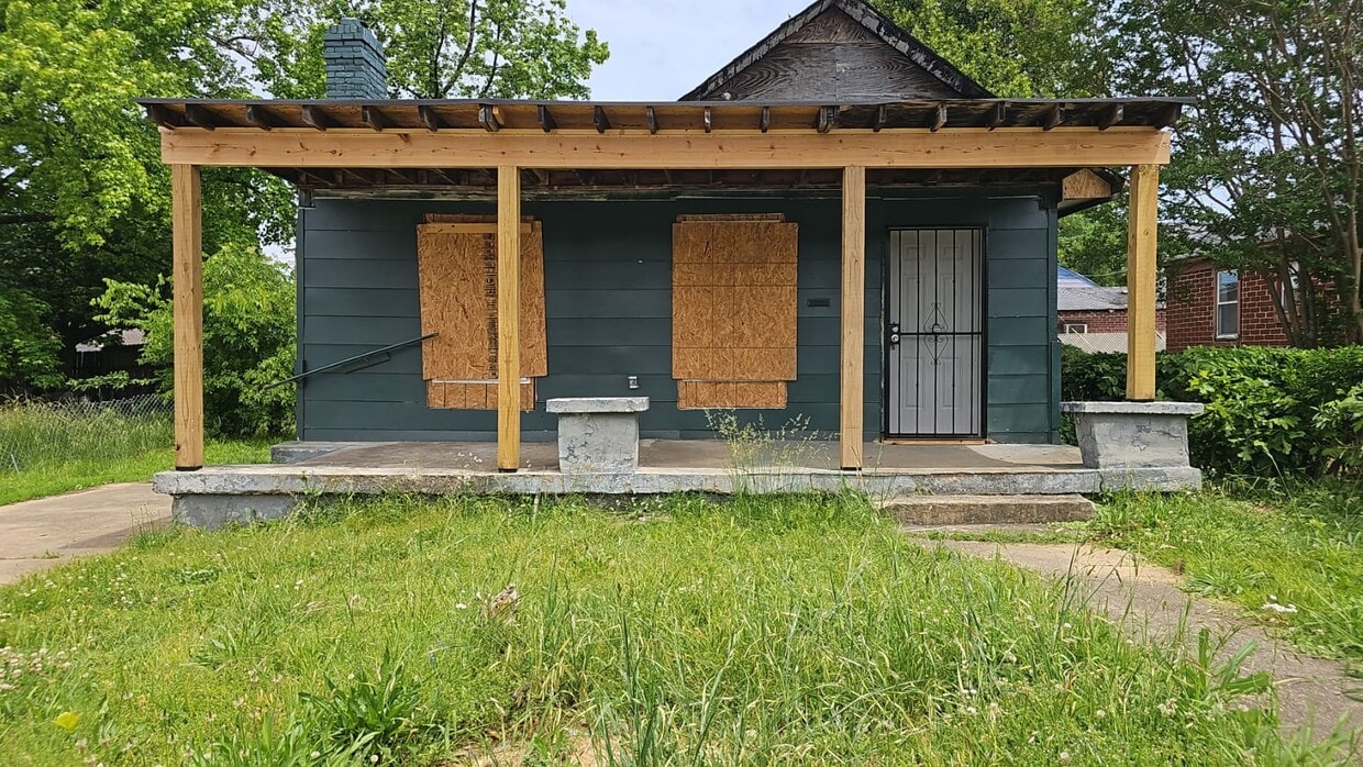 Building Photo - 808 Dallas St