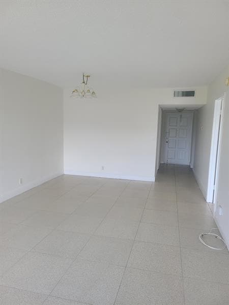 Foto del edificio - 2751 N Palm Aire Dr