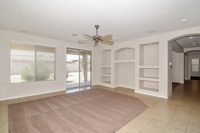 Building Photo - 5405 W Siesta Way