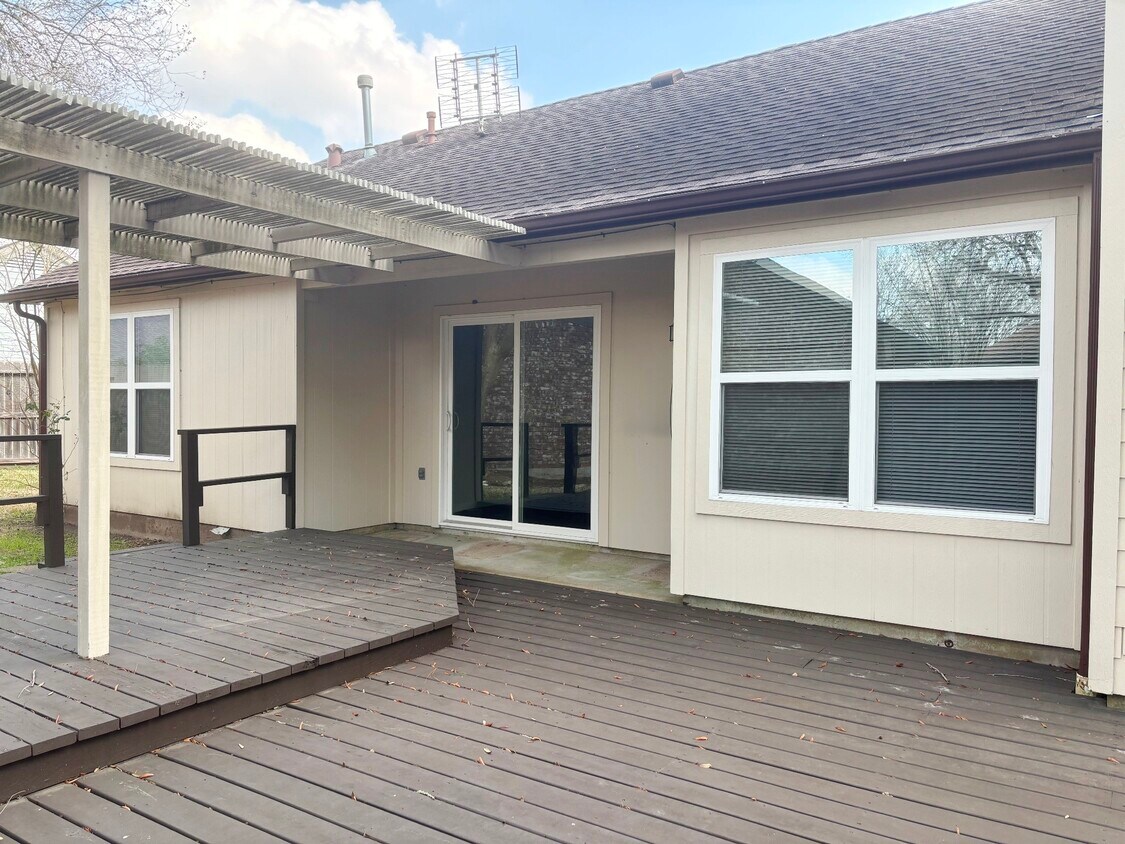 Foto del edificio - 16723 Clear Oak Way