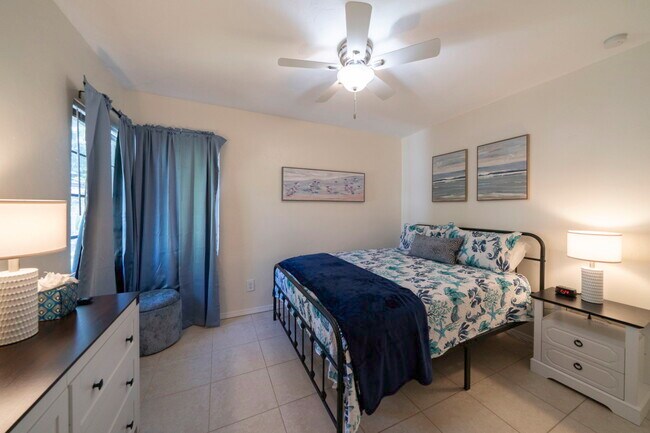 Foto del edificio - 4464 E Riverside Dr