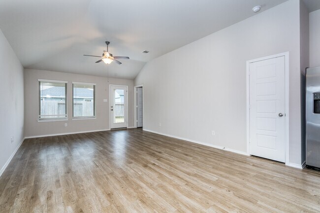 Foto del edificio - 21651 Buttonsage Ln
