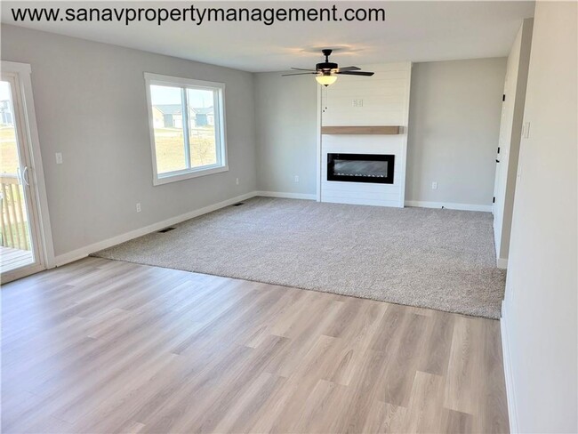 Foto del edificio - Brand New 4-BR Home- Perfect Norwalk Living!