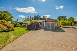 Building Photo - 27827 SW Grahams Ferry Rd