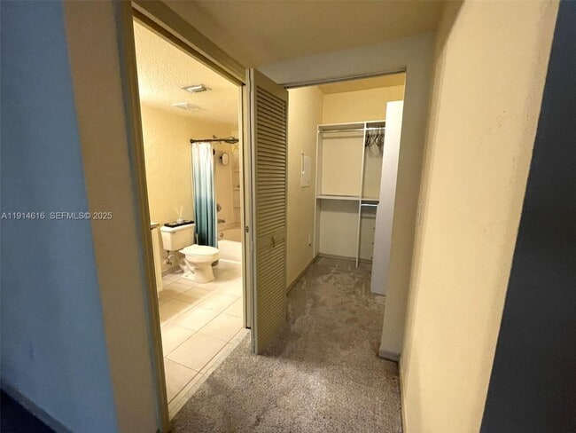 Foto del edificio - 6584 W Sample Rd