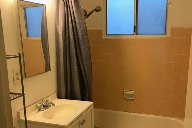 Foto del edificio - 3107 Bagley Ave