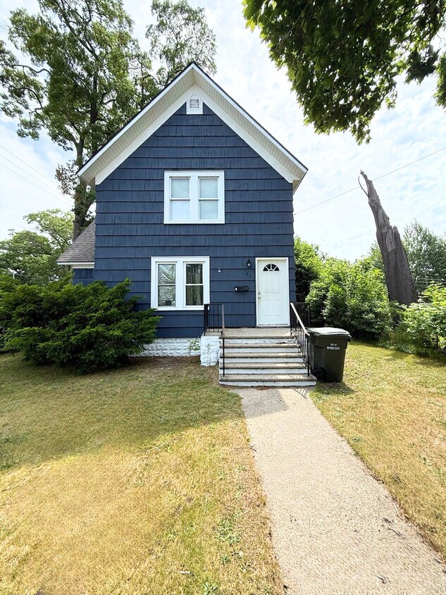 Foto principal - 1500 Jiroch St