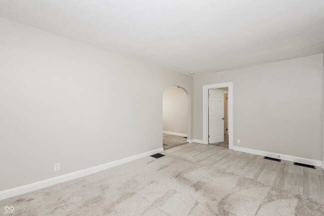 Foto del edificio - 951 N Kealing Ave
