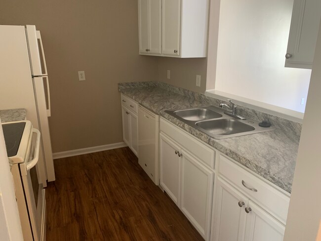 Building Photo - 8535 Kangaroo Ct