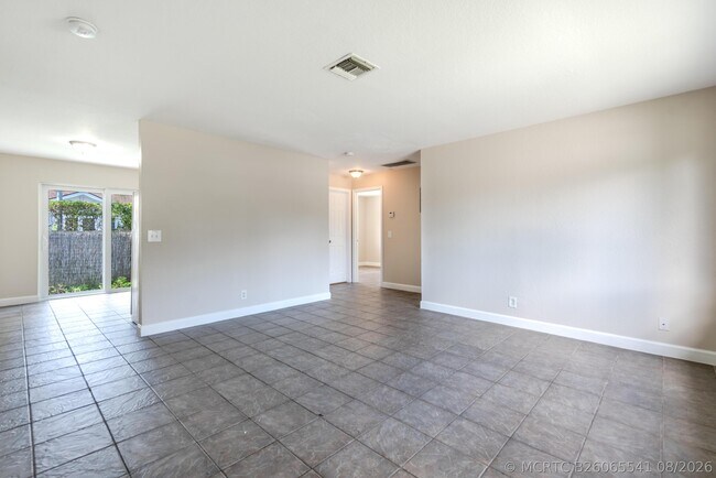 Foto del edificio - 3482 48th Ln S