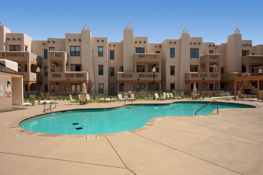 Foto principal - 1405 Vegas Verdes Dr