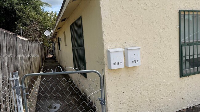 Foto del edificio - 6345 N Miami Ave