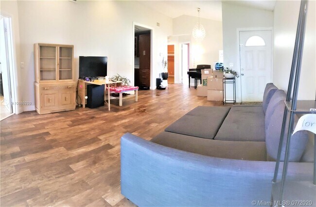 Foto del edificio - 1121 SW 110th Ave