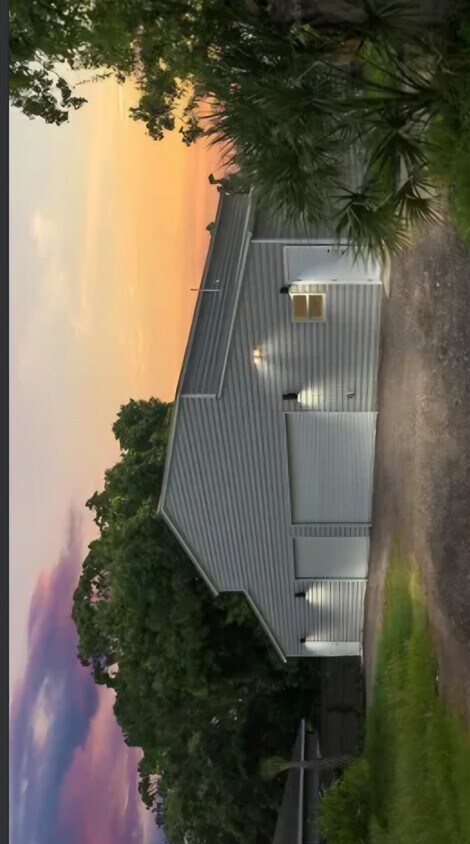 Foto del edificio - 2395 19th St