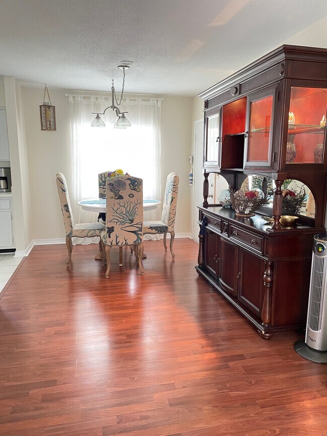 Comedor - 6965 Avenue des Palais