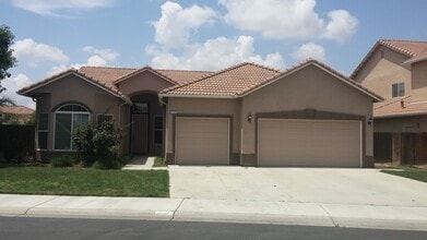 Building Photo - 1131 Paradise Dr