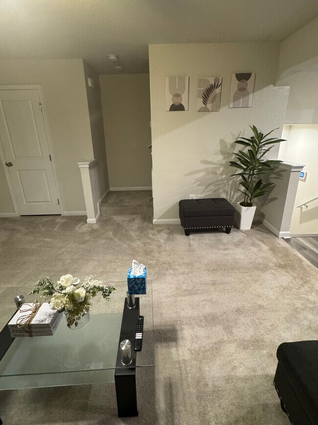 Sala de estar - 66 Clara Ct