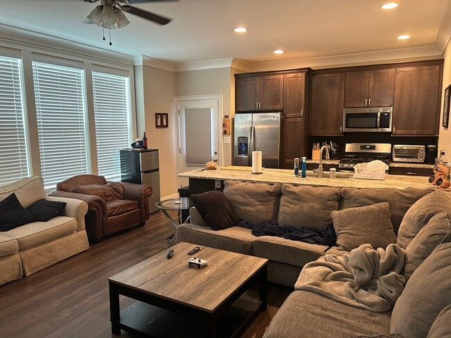 Photo - 225 Nassau St Apartment