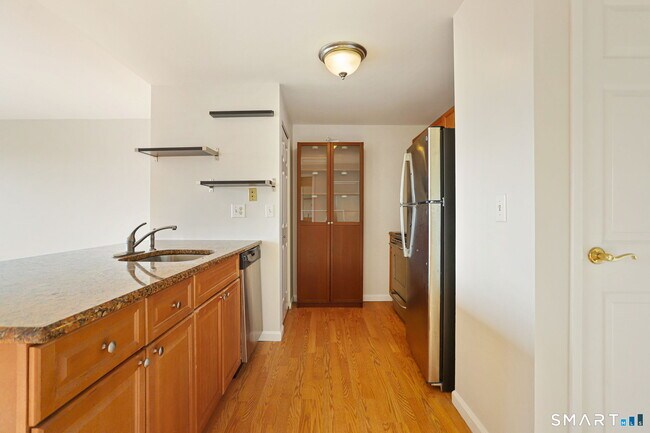 Foto del edificio - 300 Broad St