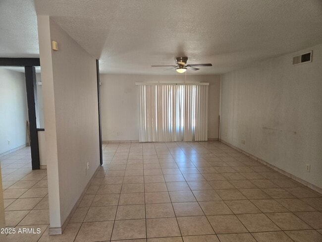 Building Photo - 3149 W Hartford Dr