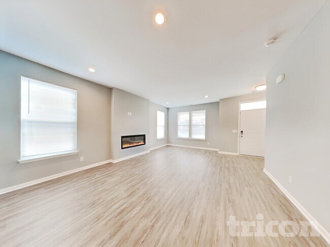 Foto del edificio - 303 Thomas Point Dr