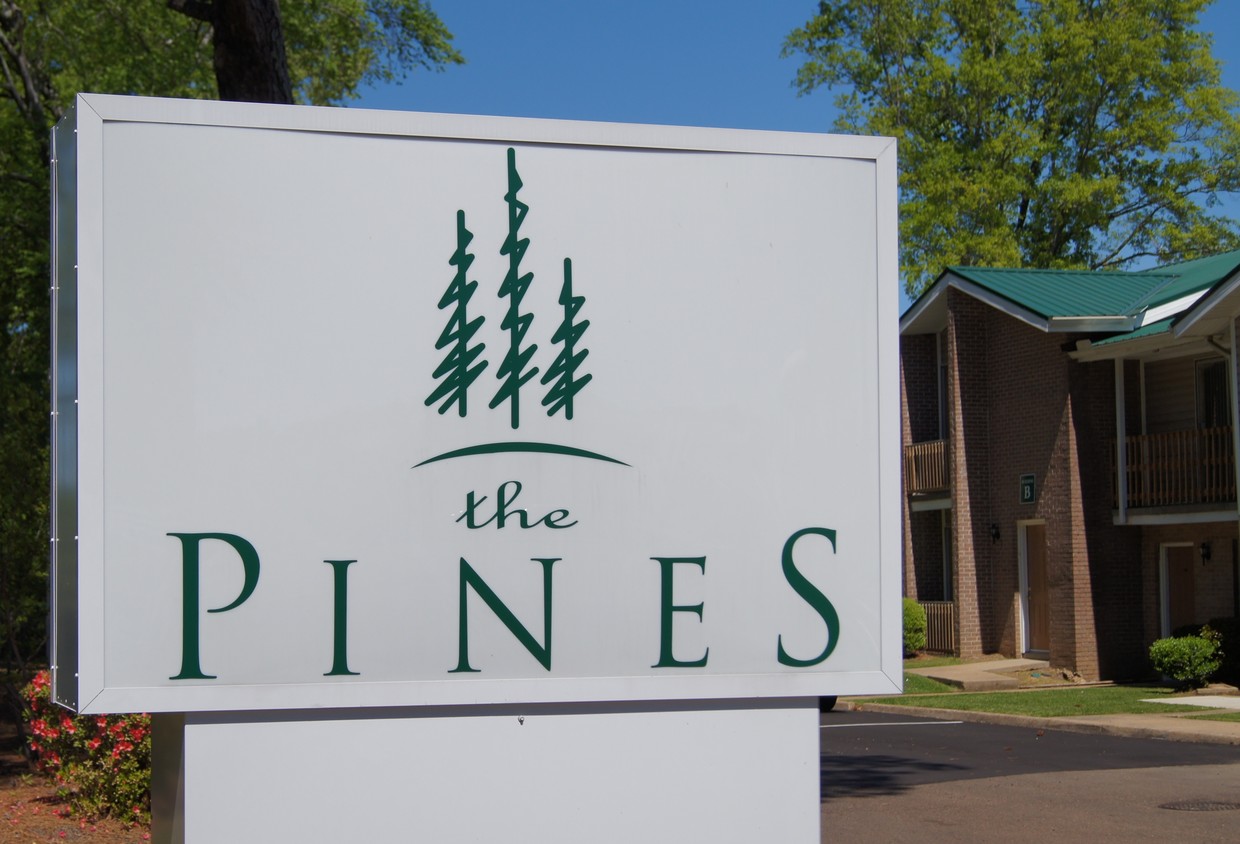 The Pines Apartments 5026 Watkins Dr Jackson MS Apartments For   The Pines Apartments Jackson Ms Primary Photo 