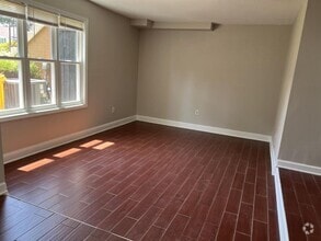 Building Photo - 1445 Chatham Ct