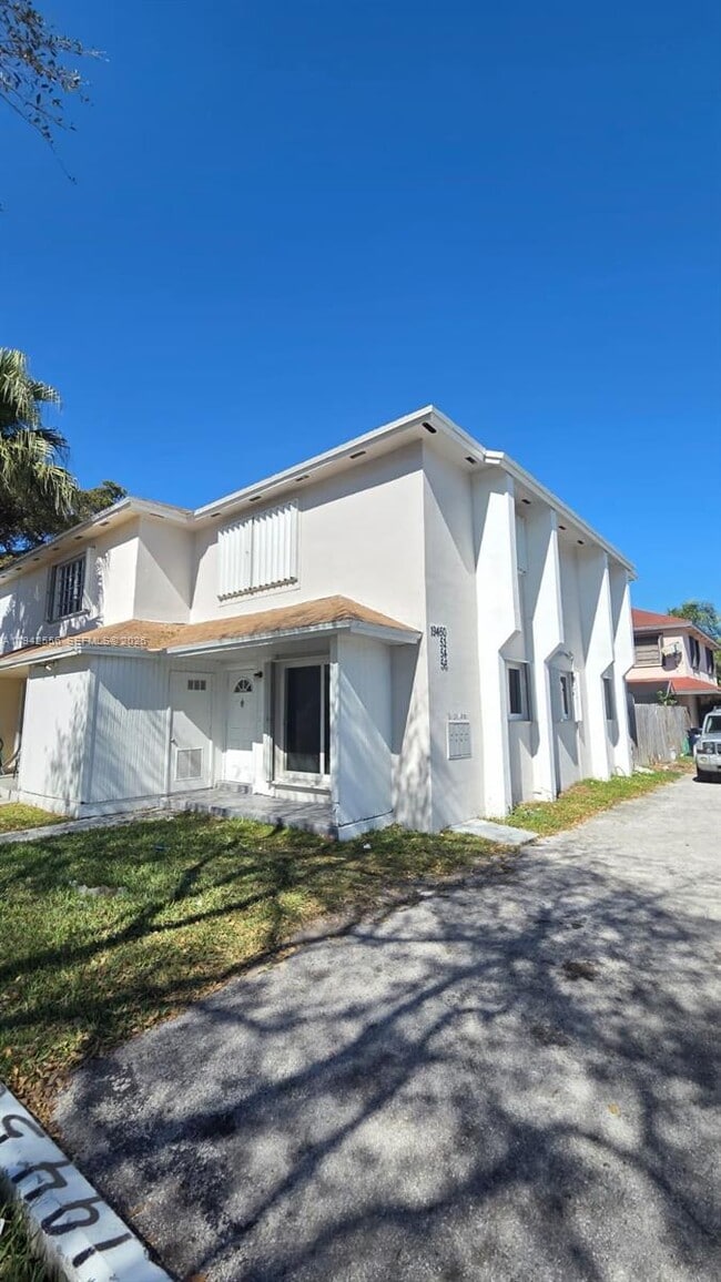 Building Photo - 19450 SW 103rd Ct