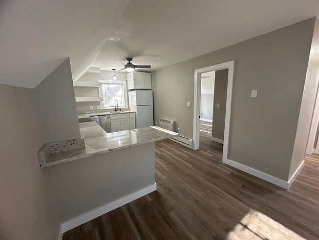 Building Photo - 17 Central St