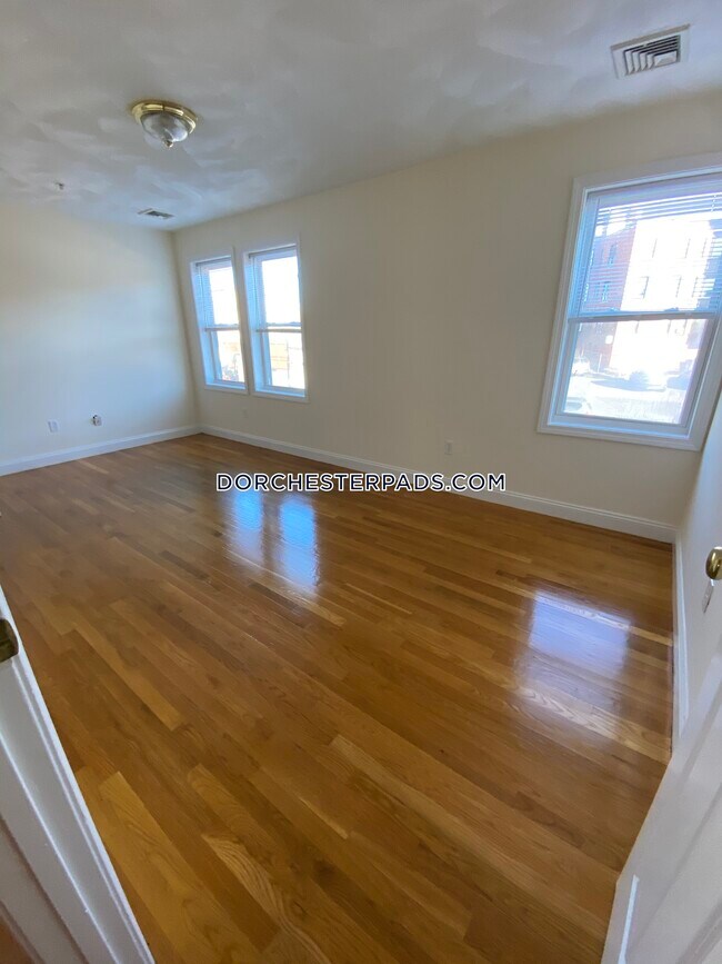 Foto del edificio - 1825 Dorchester Ave