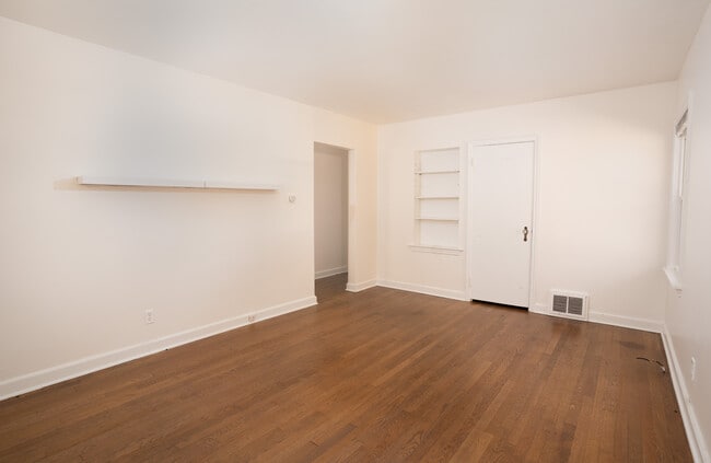 Foto del edificio - 2156 S 80th St