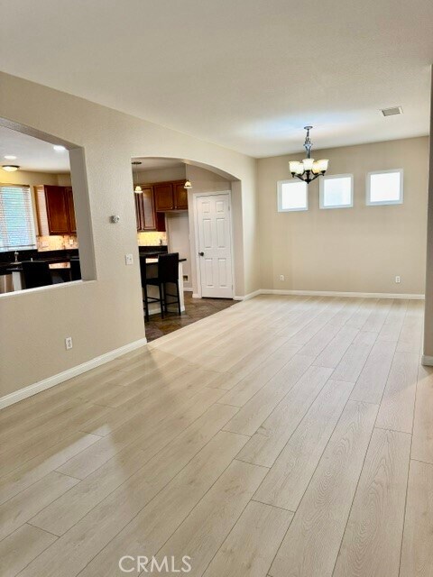 Foto del edificio - 1379 Valley Rose Way