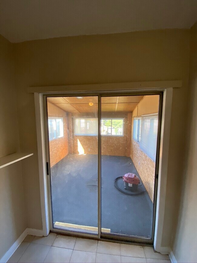 Sunroom - 4146 Falls Rd