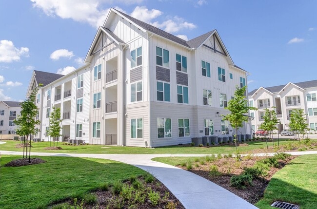 Building Photo - 13939 Hillcroft Ave