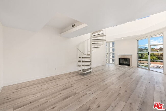 Building Photo - 171 N Church Ln