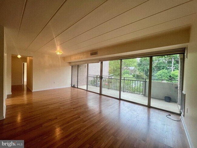Foto del edificio - 2302 Riddle Ave