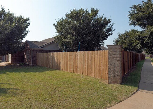 Foto del edificio - 2701 NW 185th St