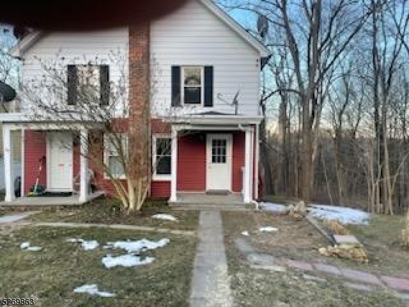 Primary Photo - 46 King Cole Rd
