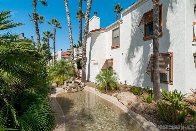 Building Photo - 9388 Twin Trails Dr