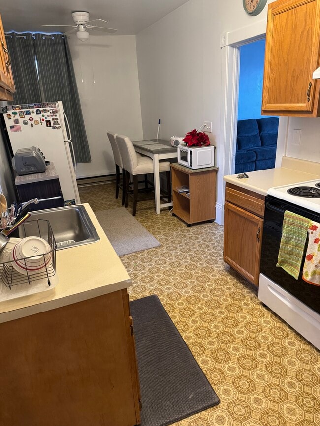 Foto del edificio - 119 Bridge Ave E