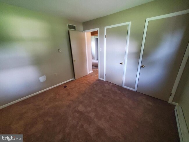 Building Photo - 570 Guldin Rd