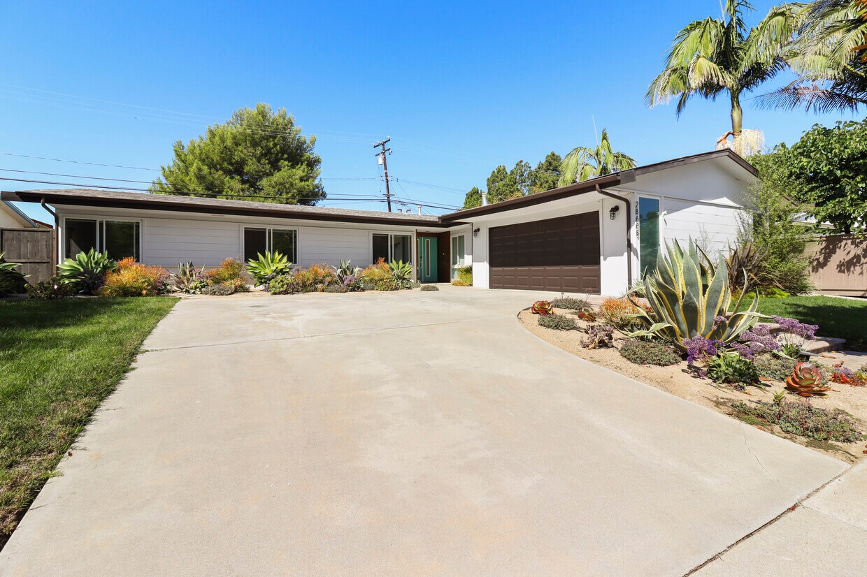 Primary Photo - 28605 Golden Meadow Dr