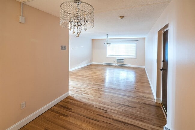 Building Photo - 28 Faxon St