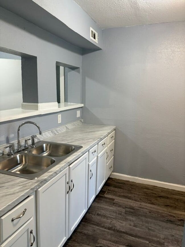 Building Photo - MOVE-IN SPECIAL!!!  $500 OFF 1ST MONTH OF RENT